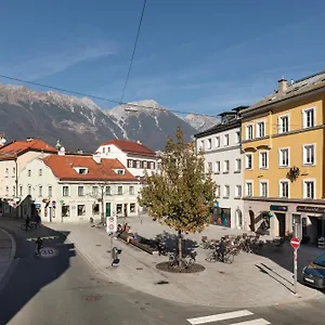 Riesiges Zentrales Mit Parkplatz Apartment Innsbruck